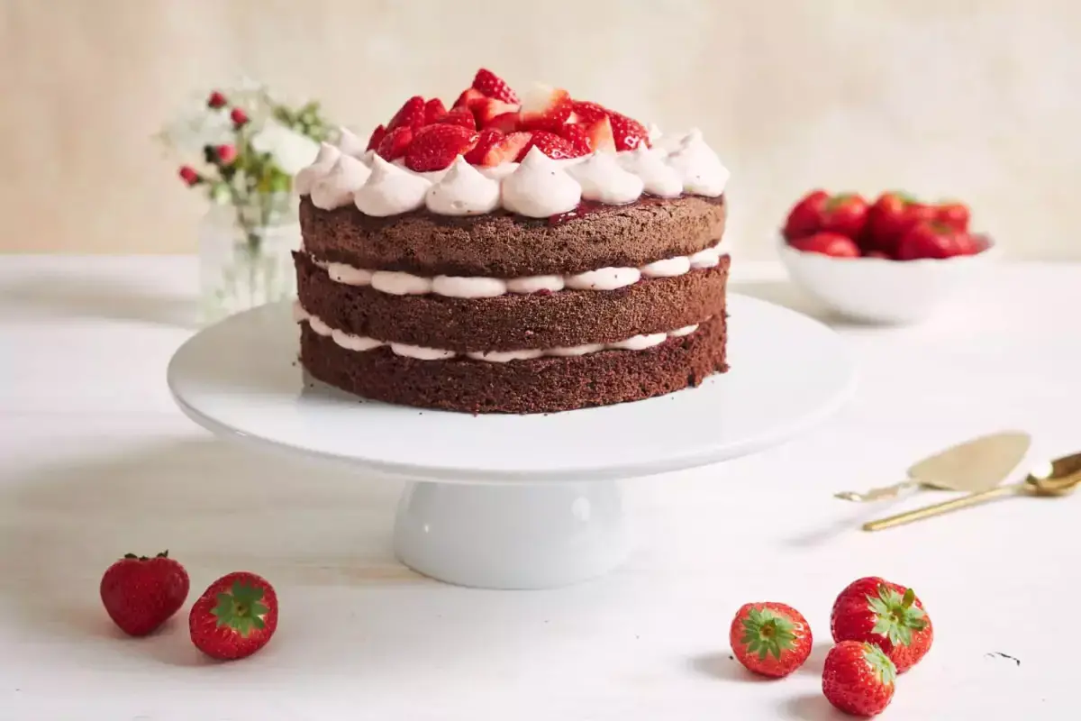 Jakie są sposoby dekorowania tortów? Odpowiedzi, porady i inspiracje