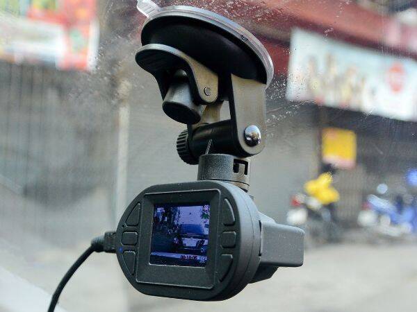 Nagrywanie w ciemnościach: jakie kamery do samochodu radzą sobie najlepiej?